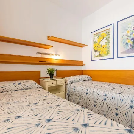 International-3 By Interhome