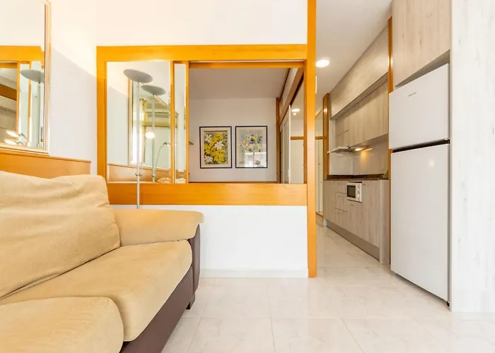 International-3 By Interhome
