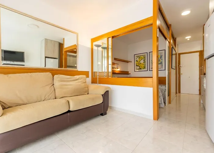 International-3 By Interhome