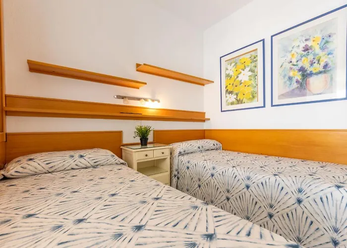 International-3 By Interhome